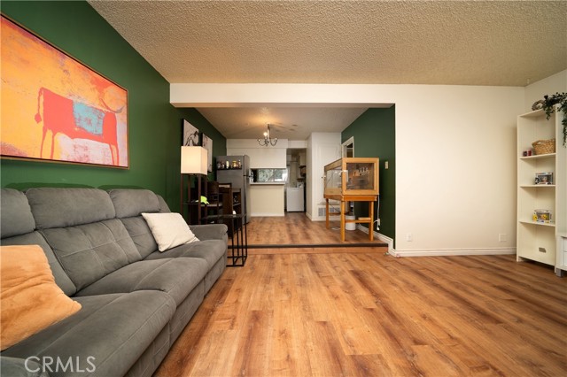 Detail Gallery Image 4 of 25 For 1921 Sherry Ln #85,  Santa Ana,  CA 92705 - 2 Beds | 1/1 Baths