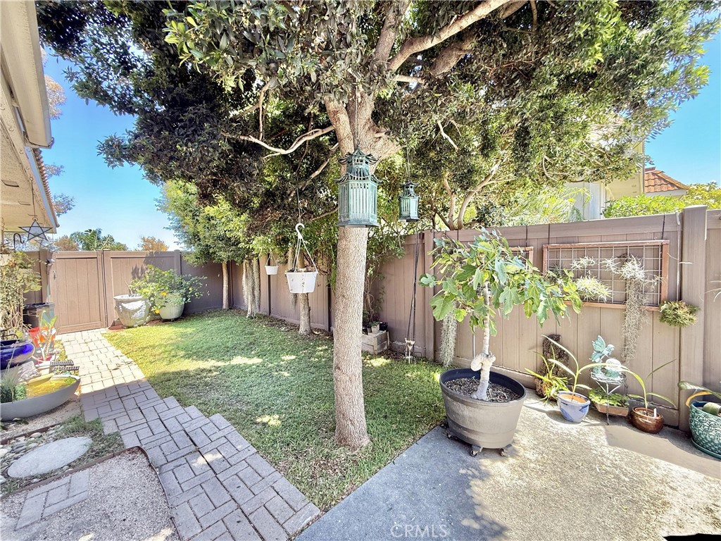 https://media.crmls.org/medias/bc9854f2-baa2-41f1-b1ee-d4e9cd94535b.jpg?preset=X-Large