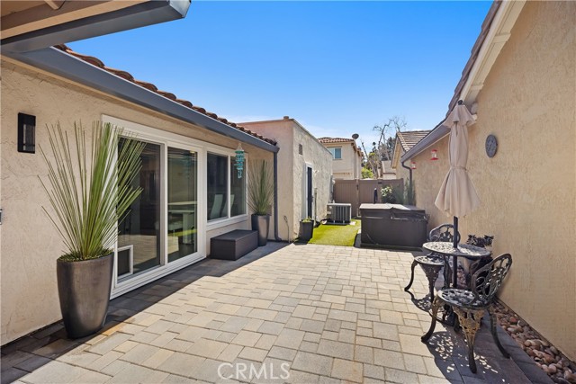 40 Tangerine, Irvine CA: https://media.crmls.org/medias/bc98cea5-12d9-49fc-acce-934f37552467.jpg