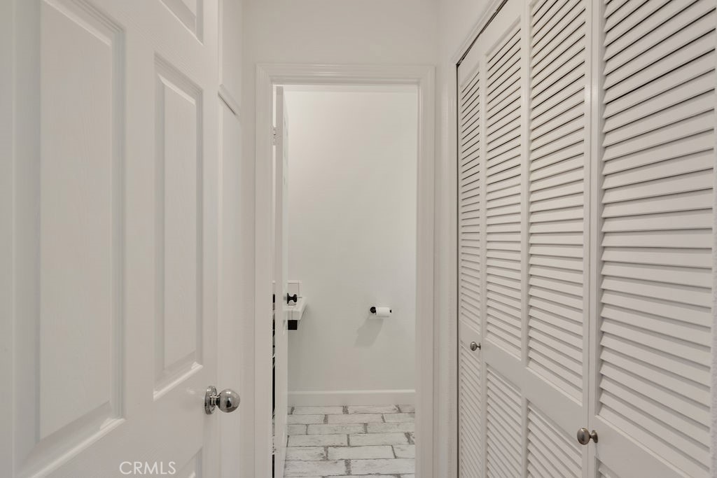 https://media.crmls.org/medias/bc9a2ac5-ff09-4fd4-af24-cf1f9cb7f8bc.jpg?preset=X-Large