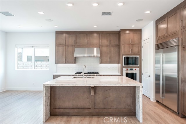27554 Elderberry Dr, Valencia CA: https://media.crmls.org/medias/bc9a5612-c376-4b2e-8be2-ccde9fa7dca7.jpg