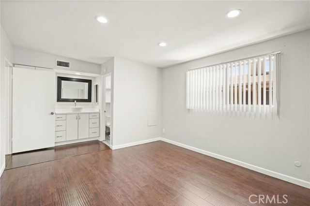 Detail Gallery Image 10 of 20 For 5500 Lindley #209,  Encino,  CA 91316 - 1 Beds | 1 Baths