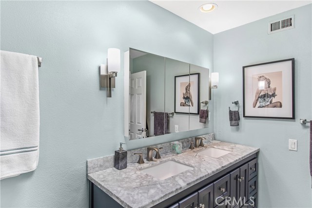 Image 8 for 73590 Golf Course LN #B
