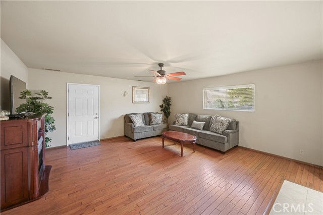 Detail Gallery Image 19 of 43 For 3260 Vista Way, Hemet,  CA 92544 - 4 Beds | 2/1 Baths