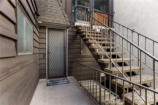 Detail Gallery Image 29 of 32 For 615 E Olive a,  Burbank,  CA 91501 - 2 Beds | 2 Baths