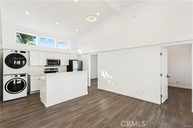 Detail Gallery Image 4 of 18 For 552 N Cambridge St, Orange,  CA 92867 - – Beds | – Baths