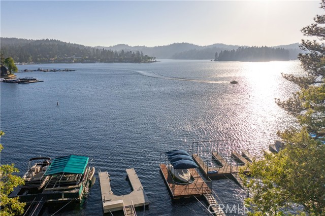 Detail Gallery Image 6 of 41 For 258 John Muir Rd, Lake Arrowhead,  CA 92352 - 5 Beds | 3 Baths