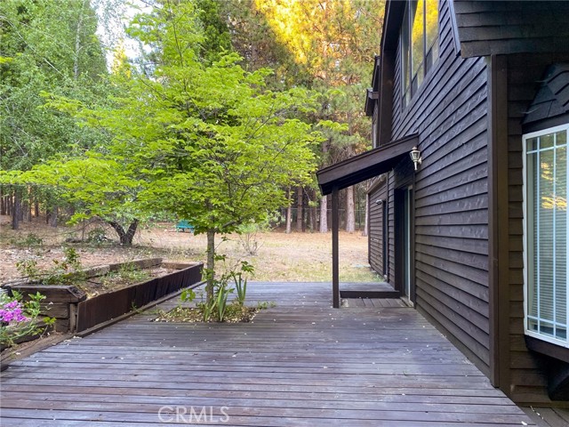 Detail Gallery Image 8 of 65 For 2737 S Old Stage Rd, Mount Shasta,  CA 96067 - 3 Beds | 2/1 Baths