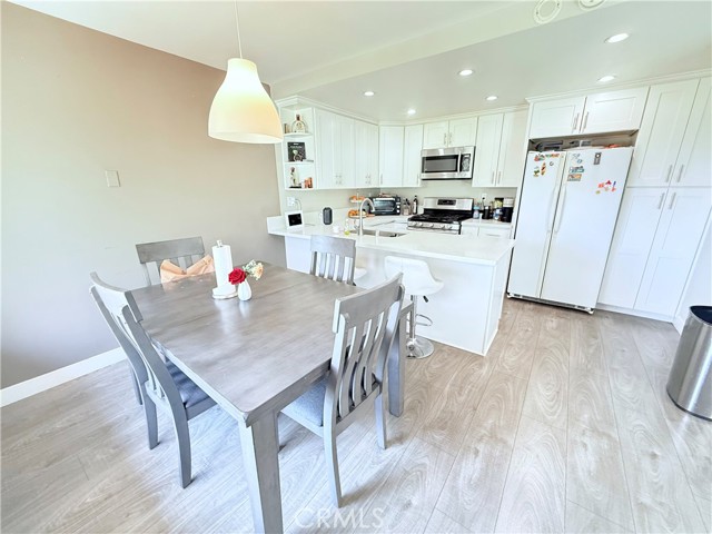 Detail Gallery Image 3 of 23 For 1525 Walnut Leaf Dr #209,  Walnut,  CA 91789 - 2 Beds | 2 Baths