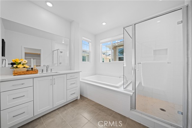 Detail Gallery Image 27 of 47 For 1042 N Anaheim Blvd #2,  Anaheim,  CA 92801 - 4 Beds | 3/1 Baths