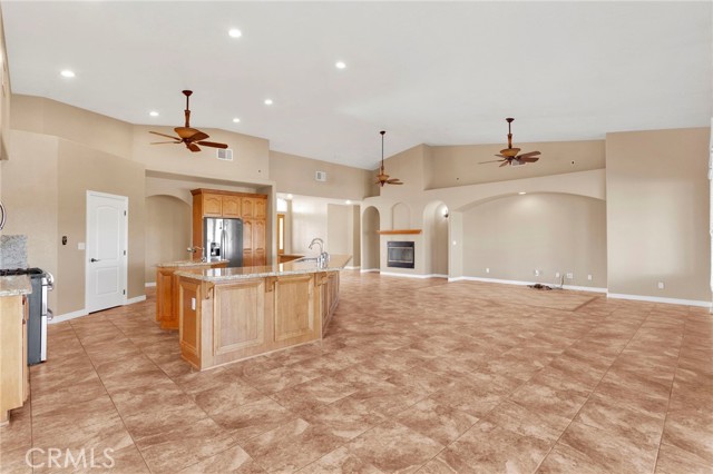 Detail Gallery Image 17 of 65 For 17412 Danbury Ave, Hesperia,  CA 92345 - 6 Beds | 3 Baths