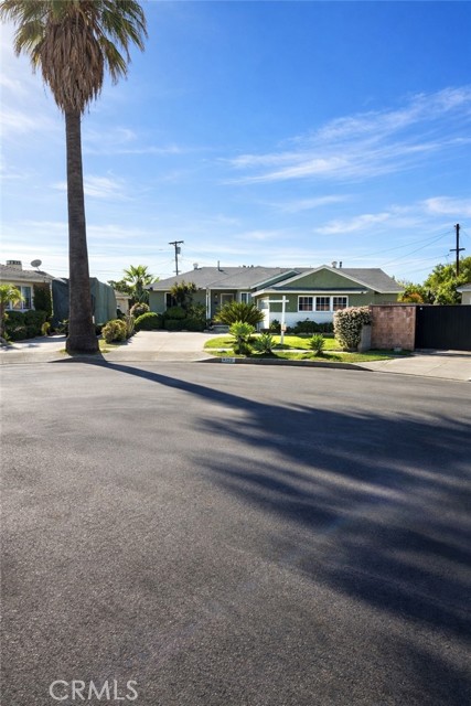 Detail Gallery Image 16 of 17 For 9123 Amboy Ave, Sun Valley,  CA 91352 - 4 Beds | 2 Baths