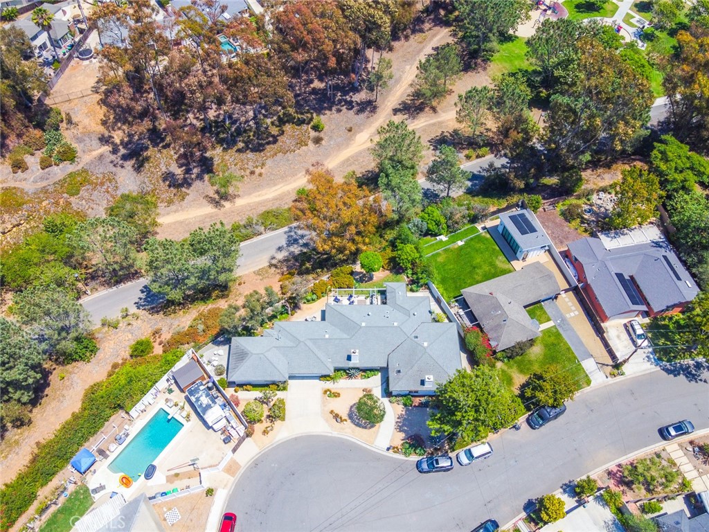https://media.crmls.org/medias/bca0990f-9e23-4995-8612-0d59a5bedbc7.jpg?preset=X-Large