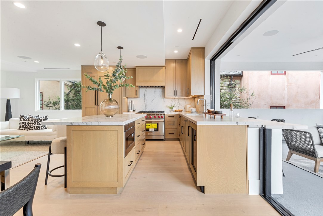 Detail Gallery Image 9 of 23 For 513 1/2 Acacia, Corona Del Mar,  CA 92625 - 2 Beds | 2/1 Baths