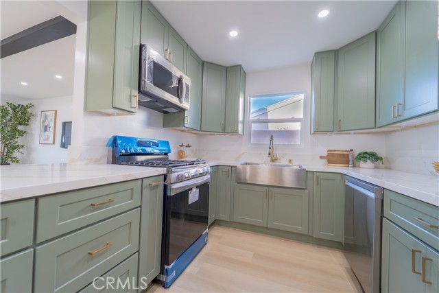 Detail Gallery Image 40 of 57 For 6526 Corinne Cir, Buena Park,  CA 90620 - 5 Beds | 2/1 Baths