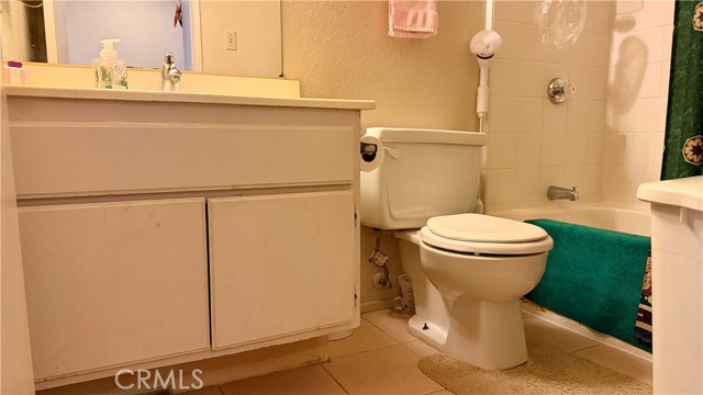 Detail Gallery Image 20 of 31 For 20807 Elaine Ave #4,  Lakewood,  CA 90715 - 3 Beds | 3 Baths