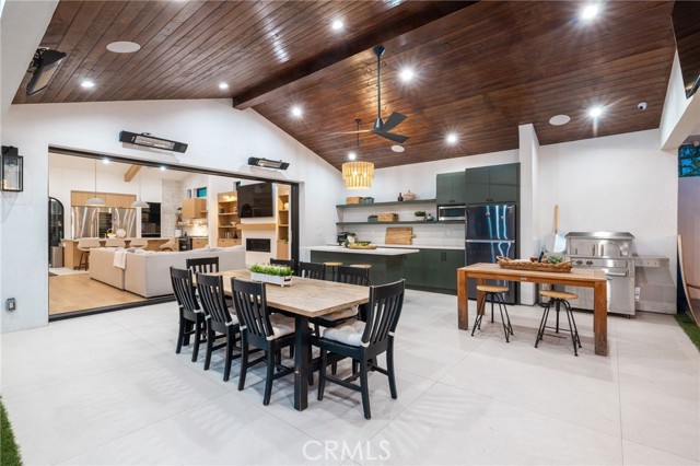 11444 Harrisburg Road, Rossmoor CA: https://media.crmls.org/medias/bca2363f-bf9e-46a9-92de-7c12d63a98f6.jpg
