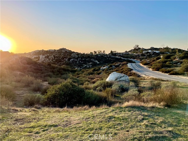 23685 Tapatia Road, Homeland CA: https://media.crmls.org/medias/bca28dcf-8b5a-467f-bc4d-8c38e7e286a0.jpg