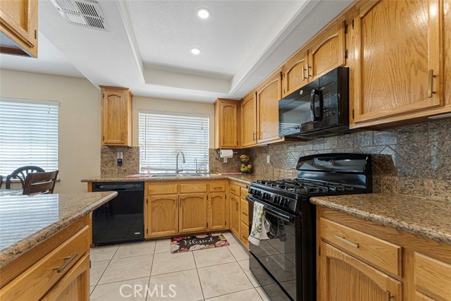 6860 27th Street, Jurupa Valley CA: https://media.crmls.org/medias/bca33863-93ea-41dd-803d-79a53900ef2c.jpg