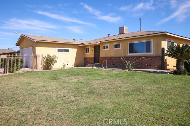 543 E Hopkins Avenue, Fresno CA: https://media.crmls.org/medias/bca40d37-0a9d-4721-99ef-d256bfa9e529.jpg