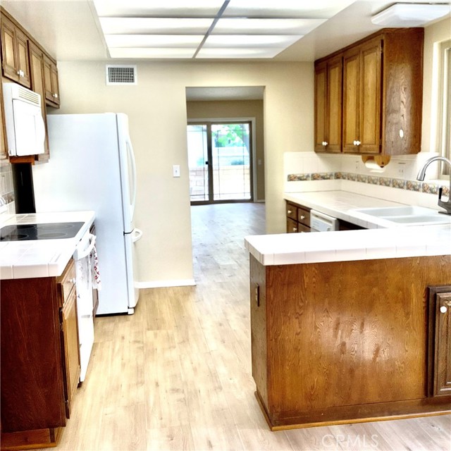 17222 Village 17 photo 6
