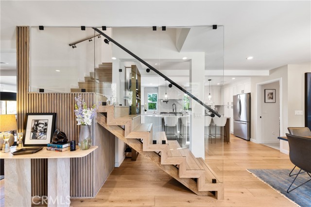 Detail Gallery Image 12 of 69 For 23202 Aetna St, Woodland Hills,  CA 91367 - 5 Beds | 4 Baths