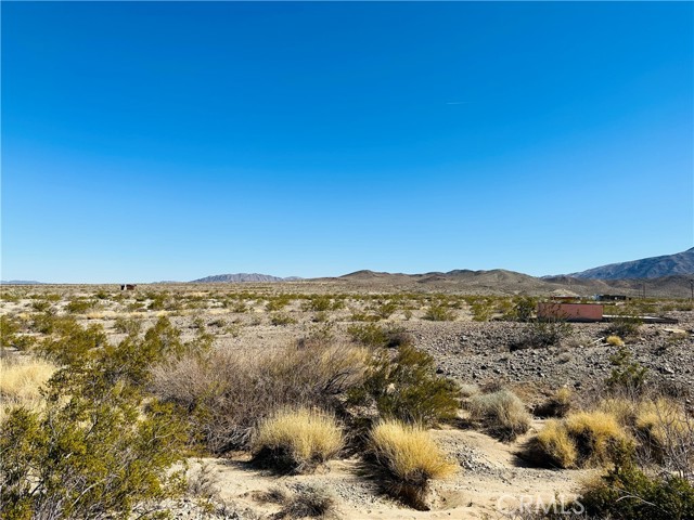 Detail Gallery Image 8 of 21 For 5 Sullivan Rd, Twentynine Palms,  CA 92277 - – Beds | – Baths