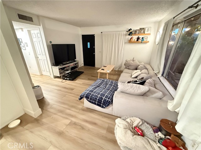 Detail Gallery Image 10 of 12 For 1360 N Placer Ave, Ontario,  CA 91764 - 2 Beds | 1 Baths