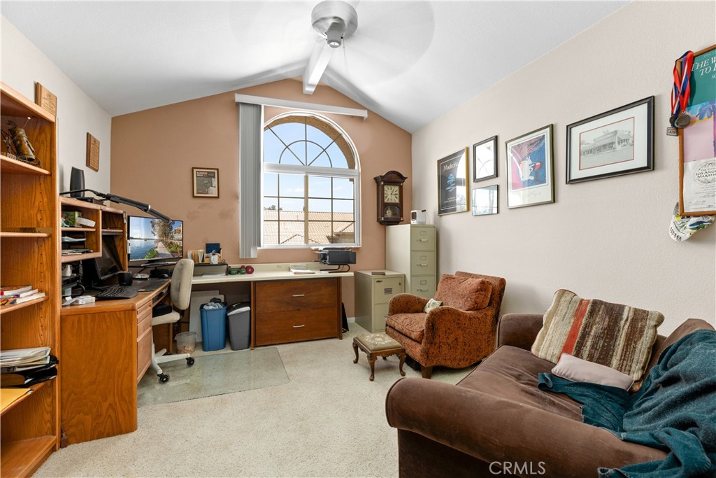 https://media.crmls.org/medias/bca6cddc-6451-4989-868b-e250185ebaae.jpg?preset=X-Large