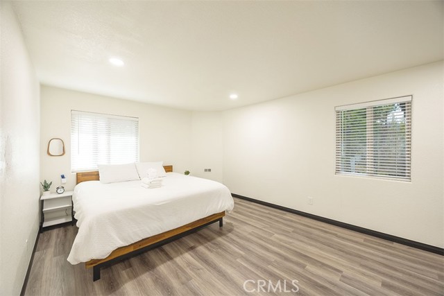 39607 Forest Road, Big Bear Lake CA: https://media.crmls.org/medias/bca74c95-6378-4170-a8ba-6995474d7d44.jpg