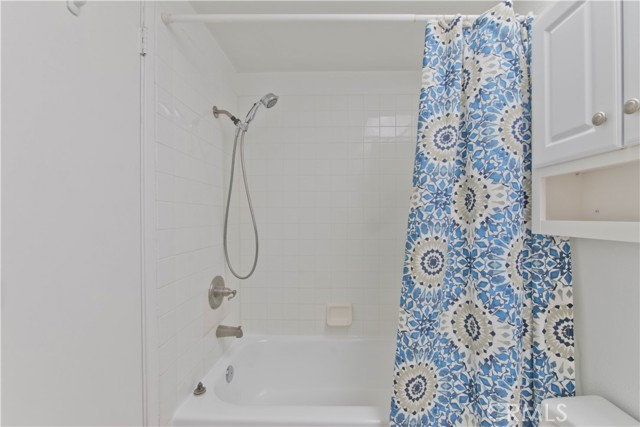 Detail Gallery Image 18 of 24 For 21040 Parthenia St #26,  Canoga Park,  CA 91304 - 2 Beds | 2/1 Baths