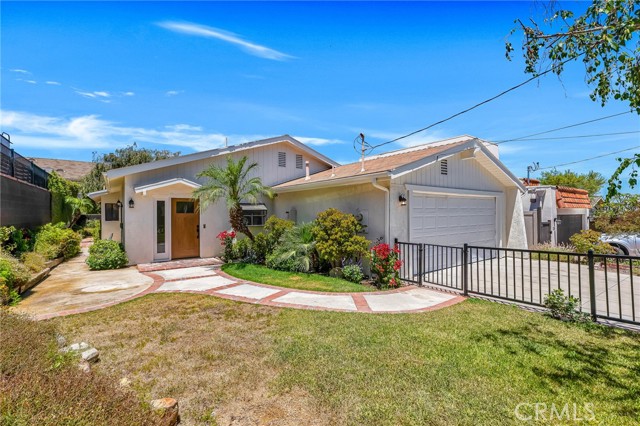 221 Acacia Lane, Newbury Park CA: https://media.crmls.org/medias/bca843db-ab98-4514-8950-3d977a225d4d.jpg