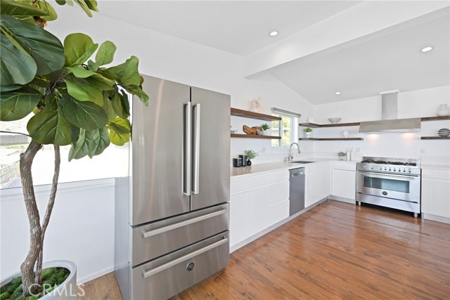 Detail Gallery Image 18 of 46 For 31161 Holly Dr, Laguna Beach,  CA 92651 - 5 Beds | 2/1 Baths