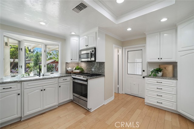 13782 Gershon Place, North Tustin CA: https://media.crmls.org/medias/bca98ba8-5190-4728-834e-4004fe529b6d.jpg