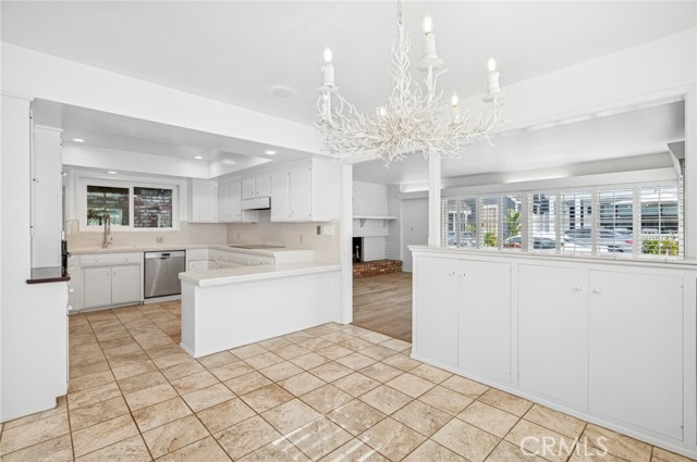 Detail Gallery Image 7 of 36 For 121 Onyx Ave, Newport Beach,  CA 92662 - 3 Beds | 3 Baths