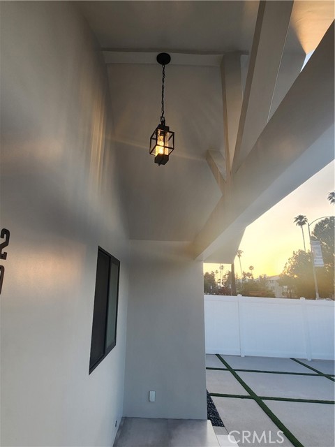20522 Sherman Way, Winnetka CA: https://media.crmls.org/medias/bcaa4f9a-31d6-41db-88b9-0d7f89f7098e.jpg