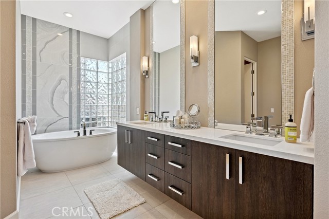 56720 Jack Nicklaus Boulevard, La Quinta CA: https://media.crmls.org/medias/bcaa760d-3a3c-4388-8a1c-896e9d8eabfc.jpg