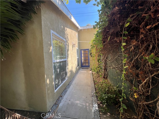 14418 Tiara Street, Van Nuys CA: https://media.crmls.org/medias/bcaa8b03-841b-4a6d-a77c-e081fbc420ab.jpg