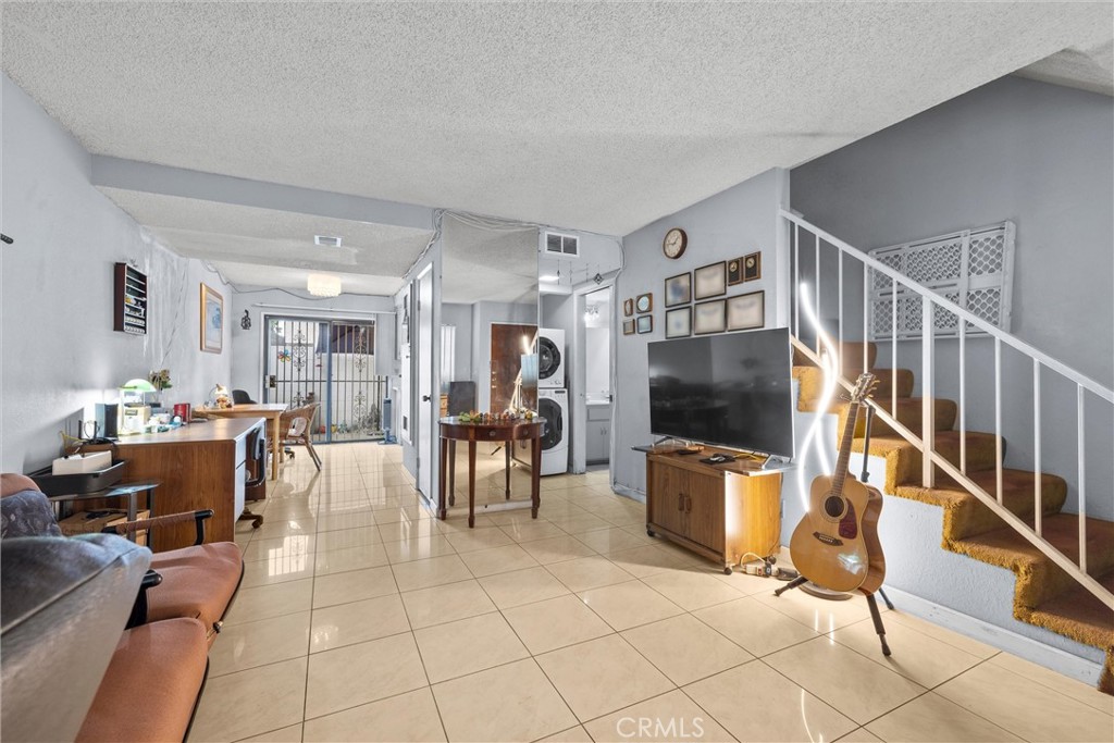 MLS #OC25228482 image #2