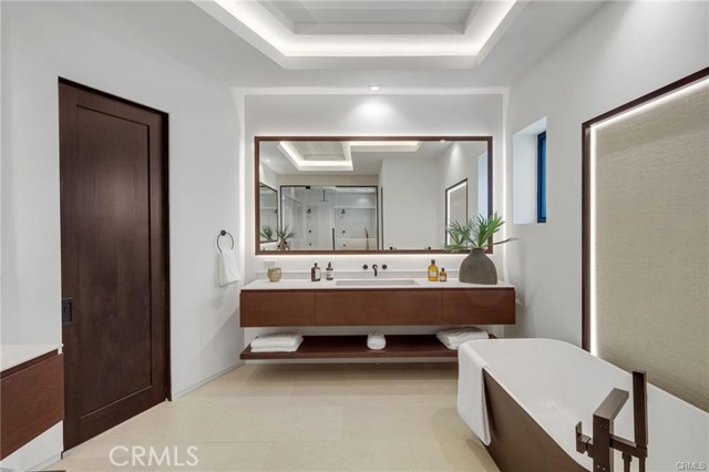 Detail Gallery Image 22 of 58 For 1207 Dolphin Ter, Corona Del Mar,  CA 92625 - 6 Beds | 6/2 Baths