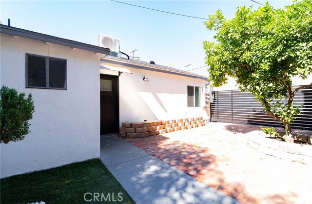 6 Bed Home for Sale in North Hollywood, California