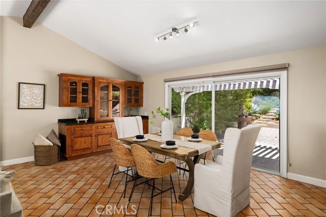 2525 Jonquil Drive, Upland CA: https://media.crmls.org/medias/bcaca750-a00a-4b2a-99dd-cb9c98e4b7f2.jpg