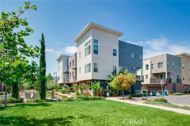 221 Steely, Irvine CA: https://media.crmls.org/medias/bcacbb43-a604-47ed-8c03-c70bb6494190.jpg