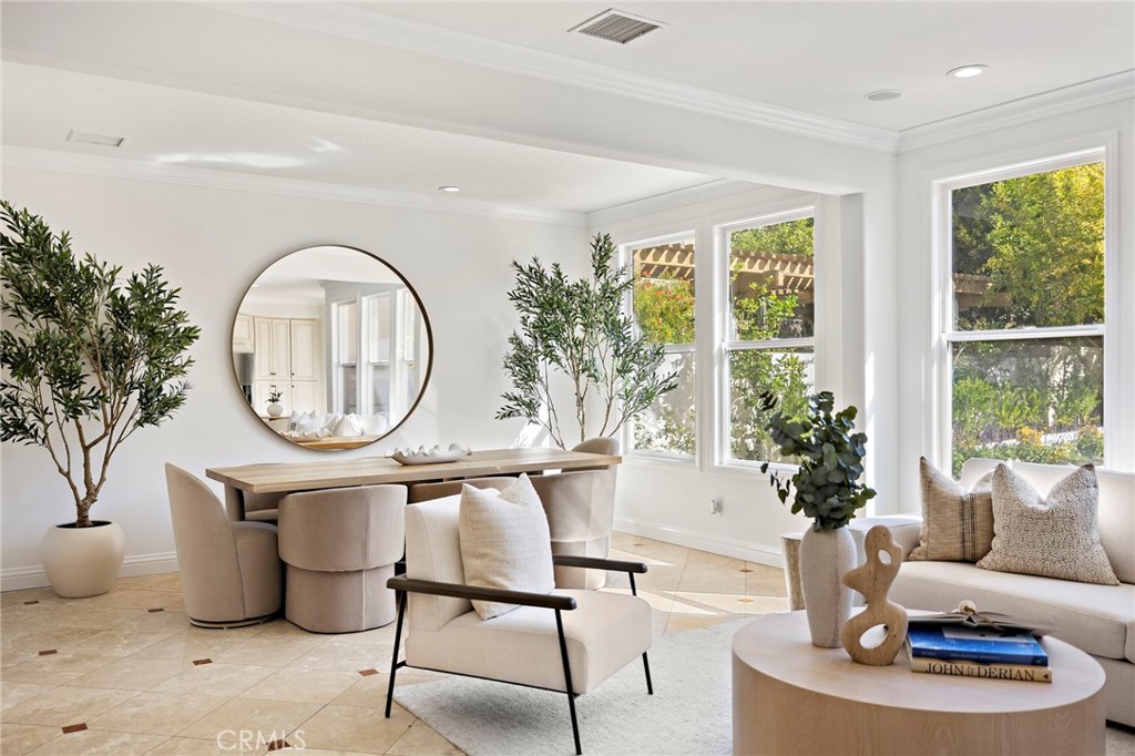 MLS #OC25257856 image #11