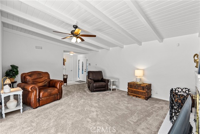 10625 Valjean Avenue, Granada Hills CA: https://media.crmls.org/medias/bcad075c-ed83-4ce3-8985-358d6c874fb5.jpg