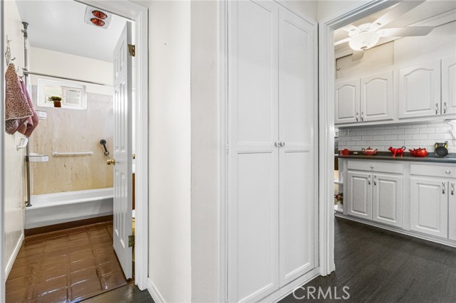 Detail Gallery Image 24 of 34 For 1817 N Hollywood, Burbank,  CA 91505 - 2 Beds | 1 Baths