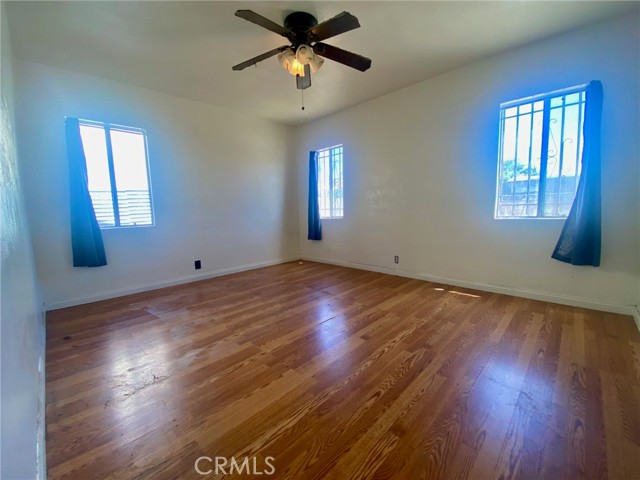 Detail Gallery Image 13 of 17 For 10118 Laurel Canyon Bld, Pacoima,  CA 91331 - 3 Beds | 1 Baths