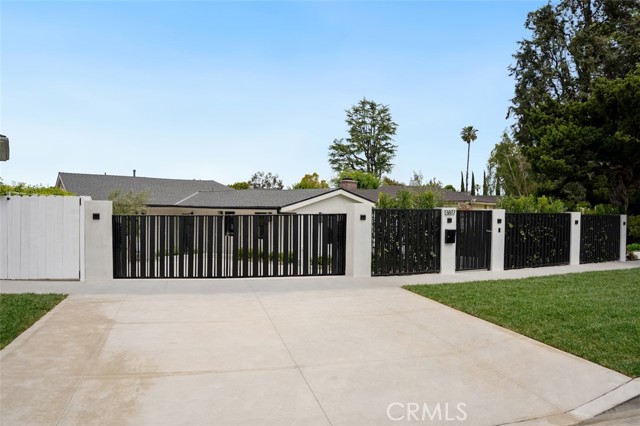 13817 Valley Vista Blvd, Sherman Oaks CA: https://media.crmls.org/medias/bcaf1a47-8810-4752-ba7a-45fd8fdd2462.jpg