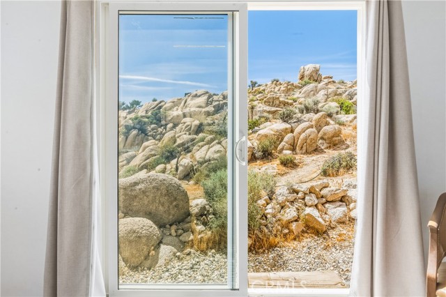 Detail Gallery Image 35 of 62 For 56833 Oakwood, Yucca Valley,  CA 92284 - 2 Beds | 2/1 Baths