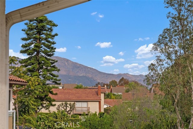 27552 Berdun, Mission Viejo CA: https://media.crmls.org/medias/bcb10378-62e7-4f43-950c-964ea01b5f40.jpg